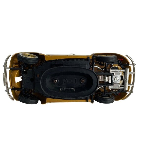 Burago 1955 Gold Volkswagon Beetle Diecast Car with Stand - Picture 11 of 12